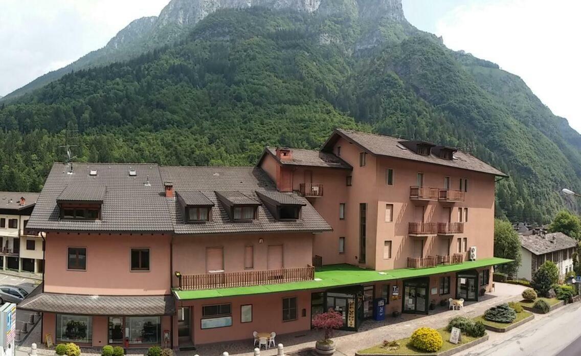 Hotel Ristorante Gromo Exterior foto